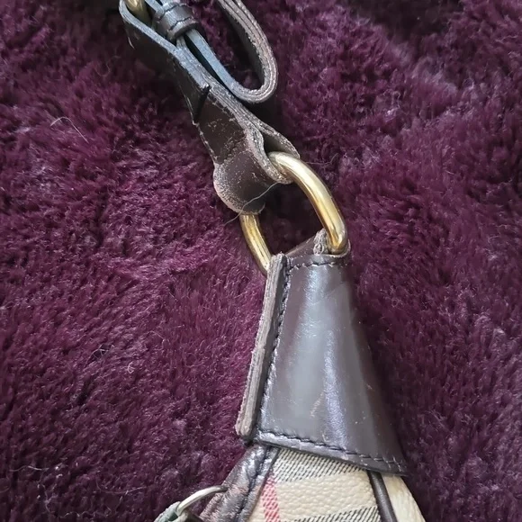 Burberry Tan Plaid Women's Bag - Picture 11 of 15
